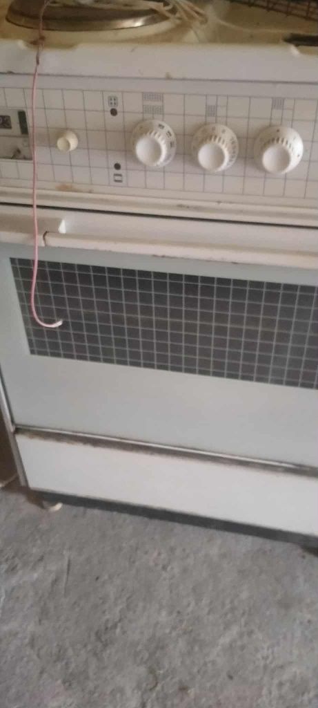 Печка , става на газ и на ток