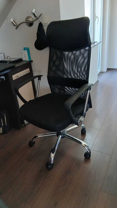 Почти нов Офис стол