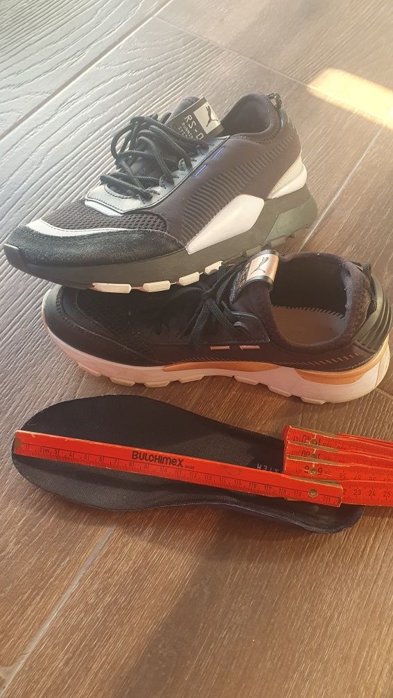 Маратонки puma еднакъв номер,но различен цвят.