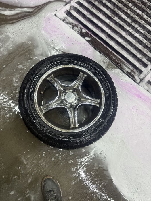 Продам шины зимние с дисками