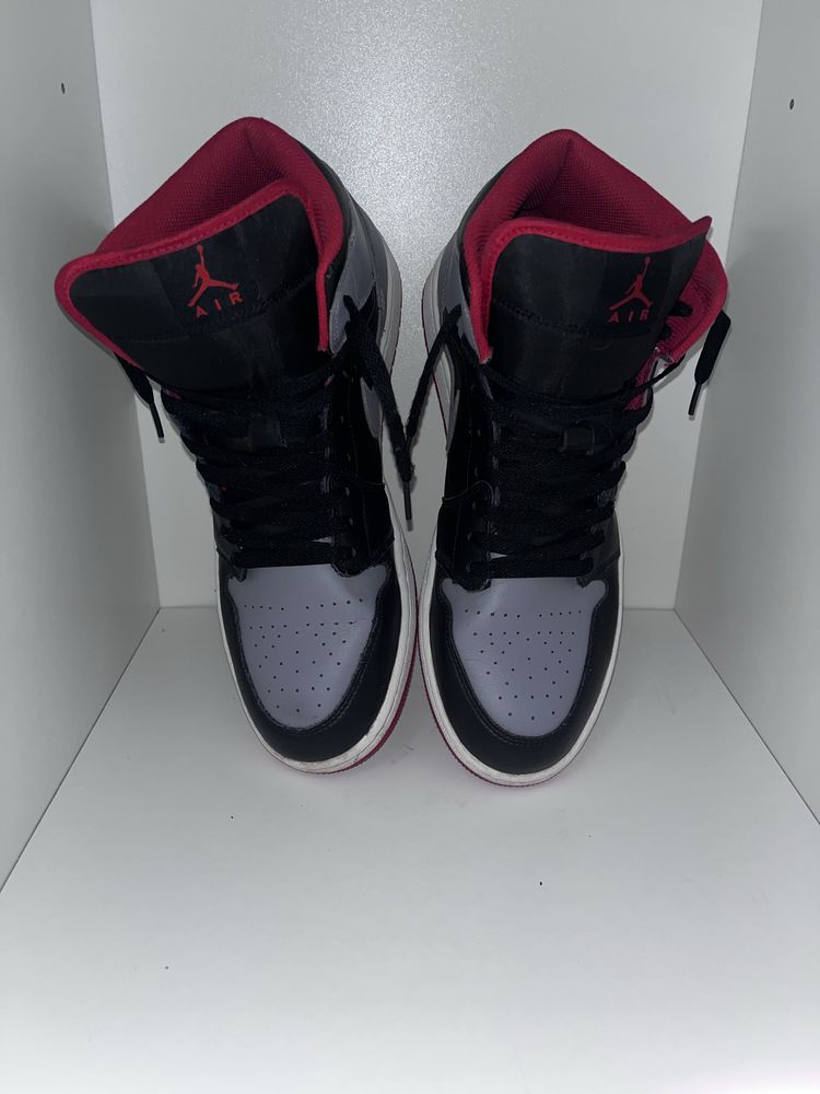 Air Jordan 1 Mid