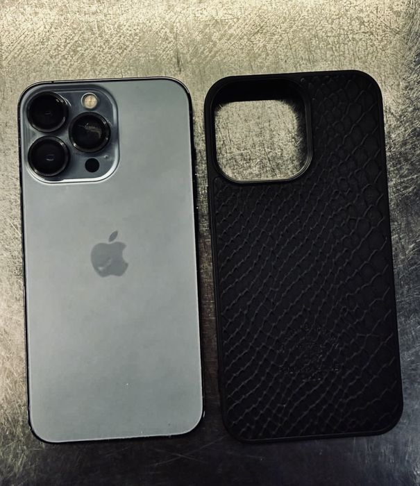 Продам 13 про айфон