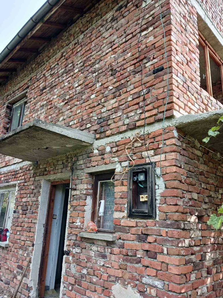Продава се Къща в Своге - 120 кв.м за 1275 €/кв.м - Снимка #1