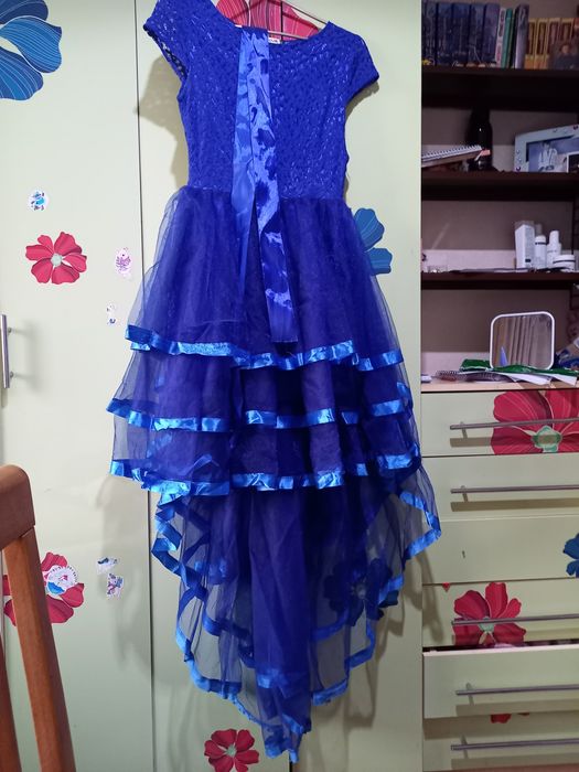 Двое платье продам