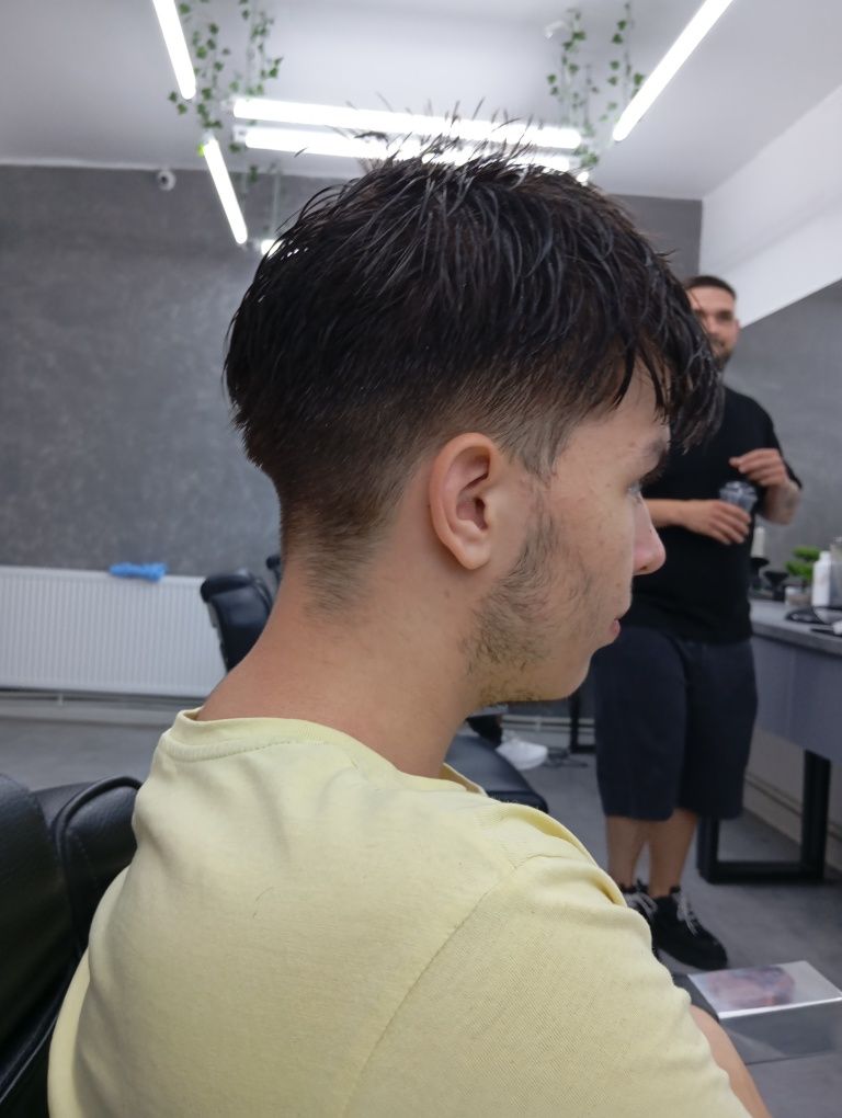 Tuns bărbați acasă