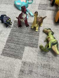 Набор игрушек динозавры