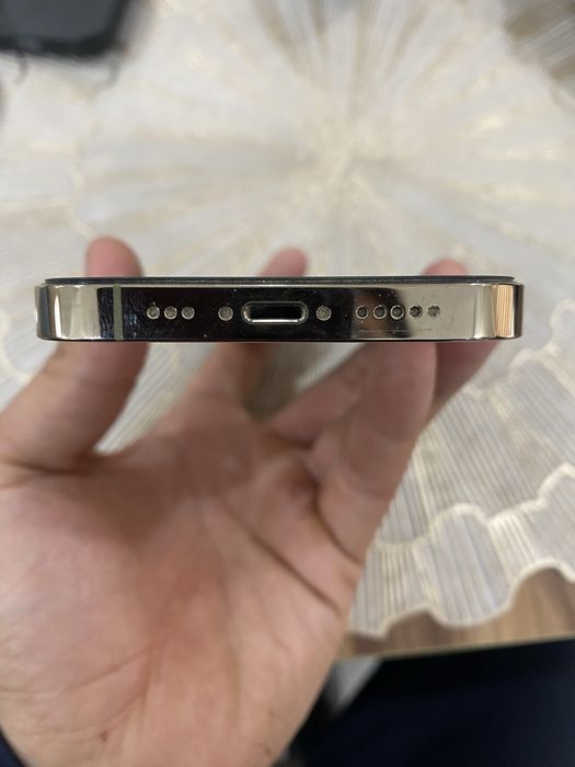 Айфон 14 про, в хорошом состояние, ёмкость 76