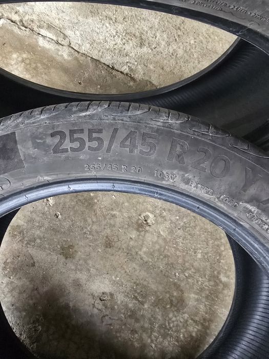 255 45 R20 continental