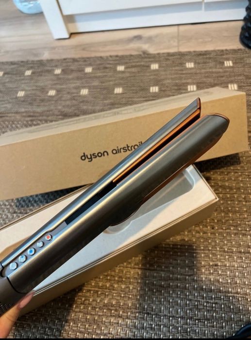 Aparat de indreraptat parul Dyson Airstrait 599046-01