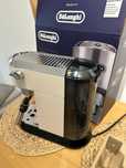 Espressor manual DeLonghi Dedica Style EC