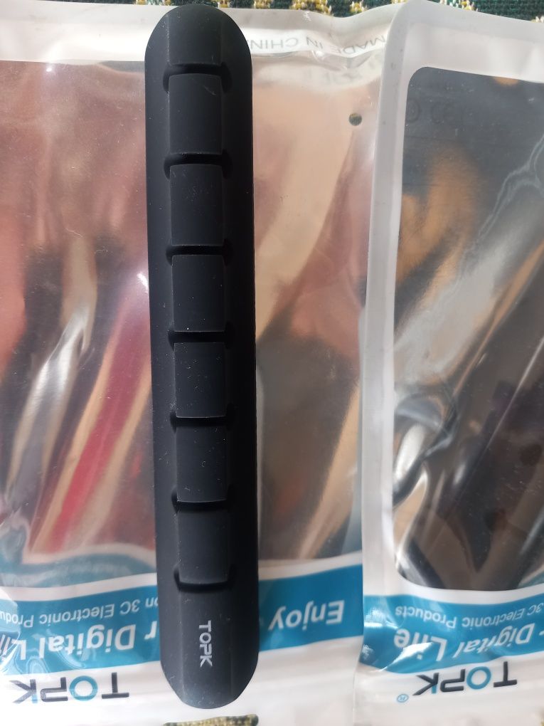Органайзер за USB кабели (смартфон, мишка, слушалки и т.н.)