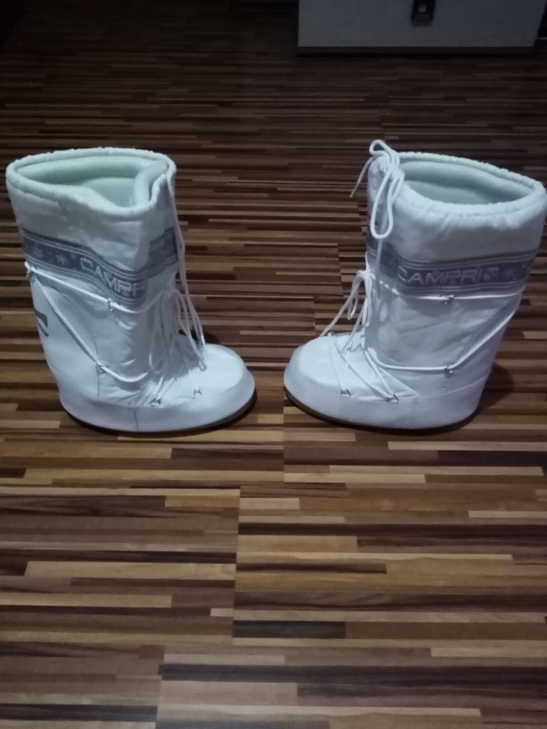 Se vinde cizme de zăpadă pt femei ,CAMPRI ,Moon Boots , mărimea 39/40