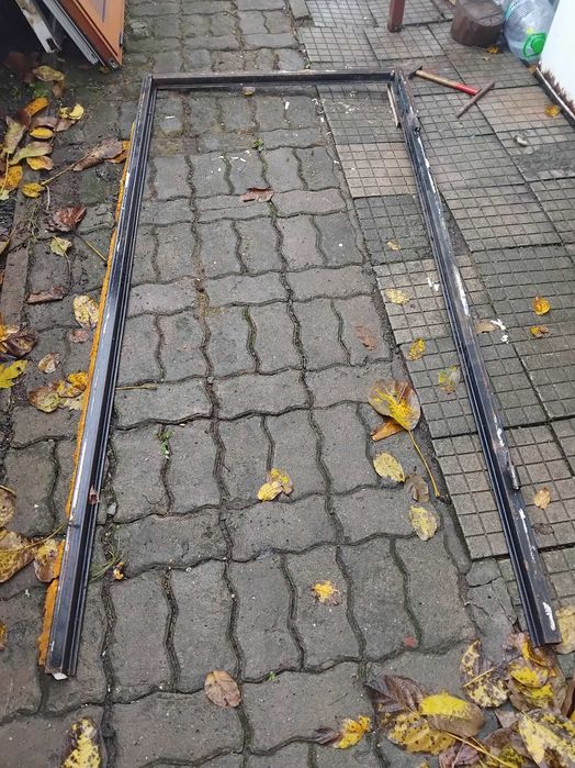 Продавам метални врати