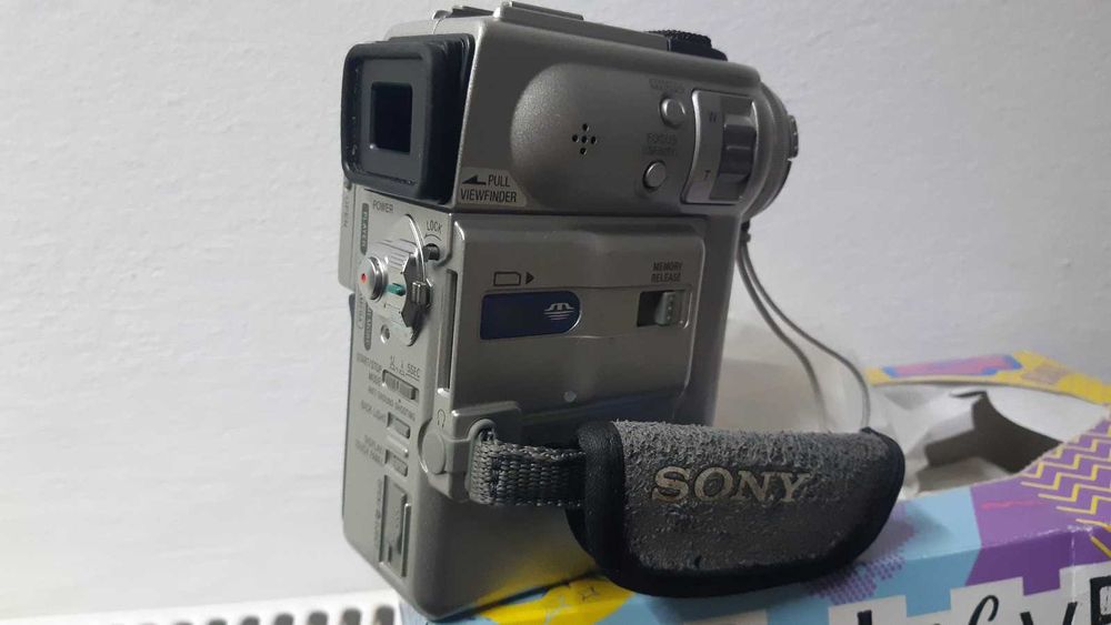 Camera video Sony Handycam DCR-PC3E noua