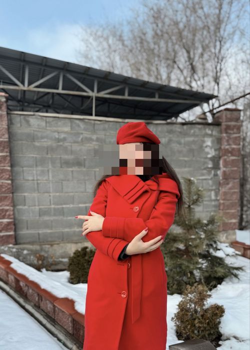 Красное пальто — стильное и элегантное  демисезон