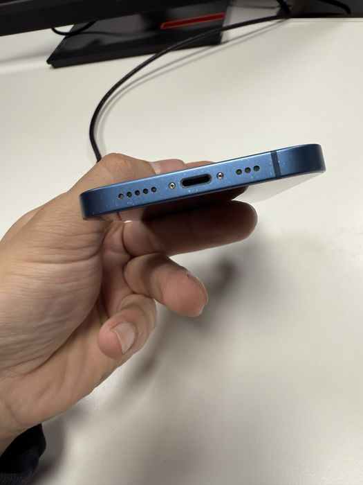 iPhone 13, 128 GB- Ecran impecabil, Black + Factura