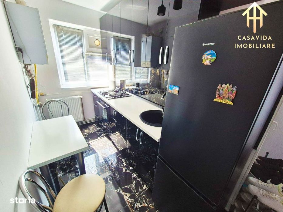De vanzare apartament 3 camere mobilat si utilat, zona Unic