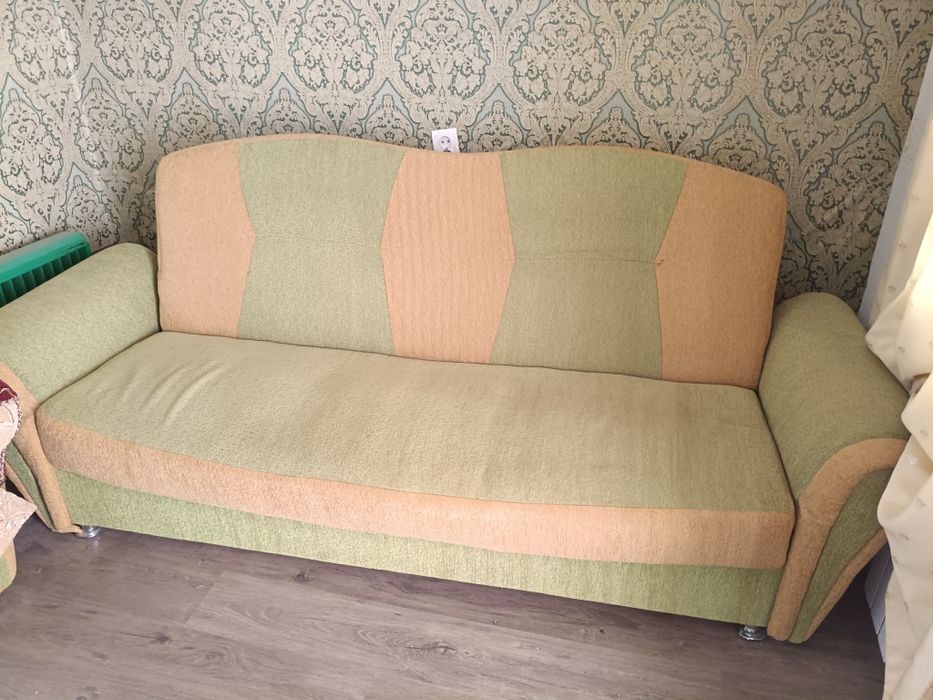 Подаётся диван книжка