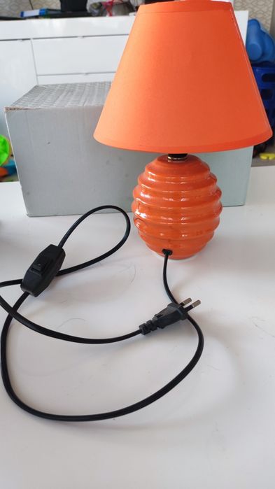 Настолна лампа оранжева за крушка Е14