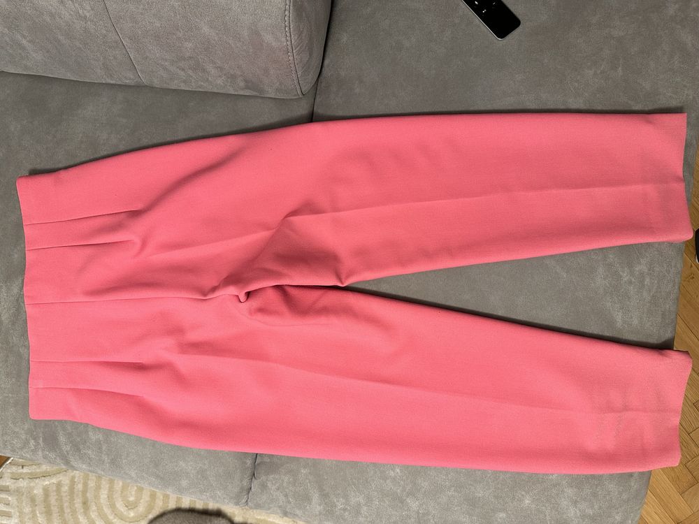 Pantaloni roz cu talie inalta Zara