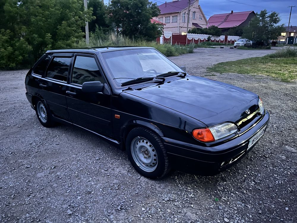 Лада 2114 года     .