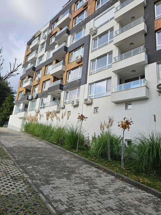 Продава се гараж