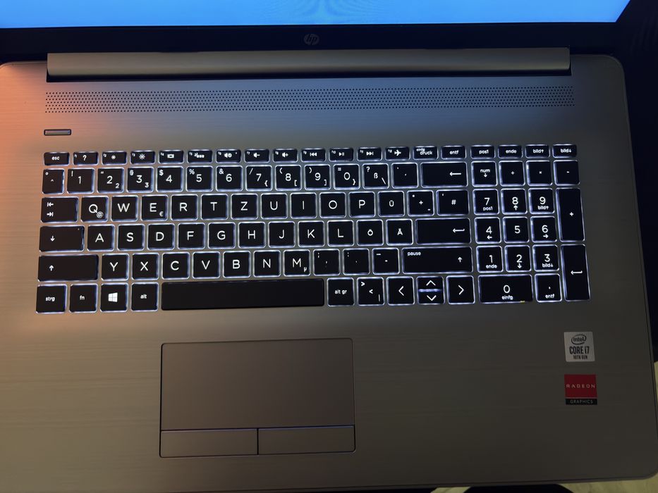 Laptop HP 470 G7 – i7 / 16GB RAM / SSD / Radeon
