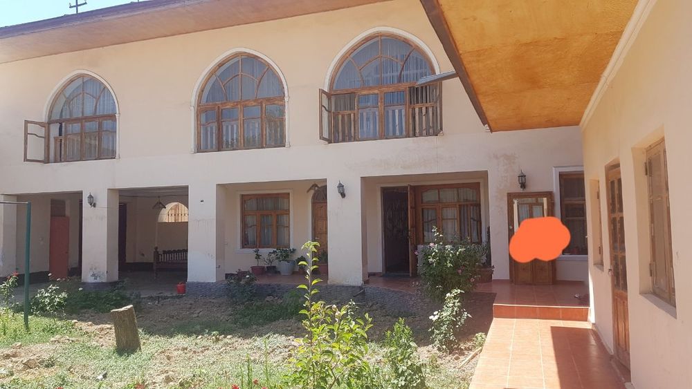 Кибрай тумани центрда жойлашган Уй сотилади.