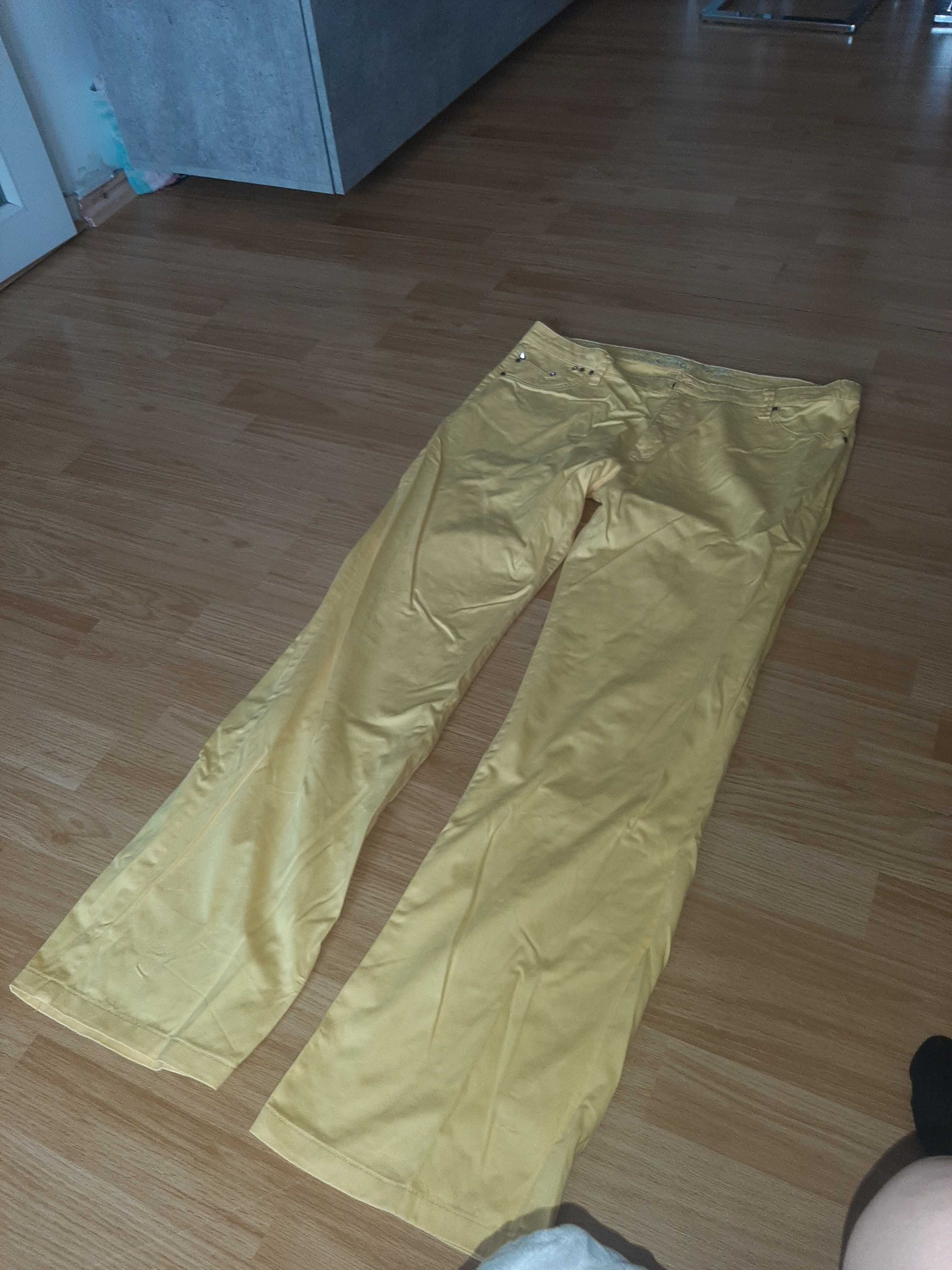pantaloni de blugi