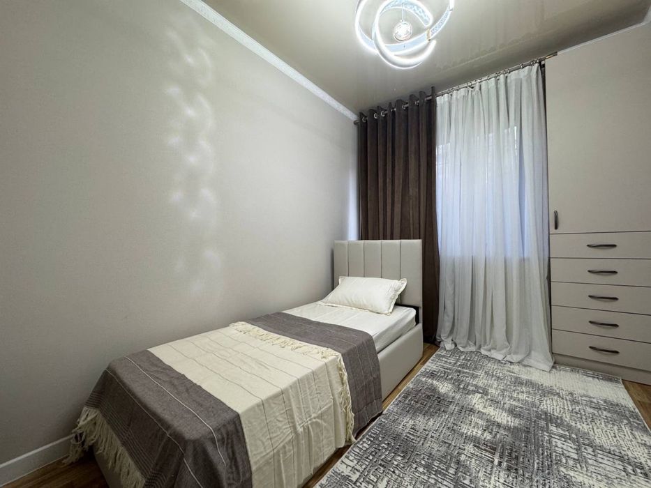 Продаётся КВАРТИРА 3/2/4 на 70м2 Ц-5 Ориентир: монумент Мужества