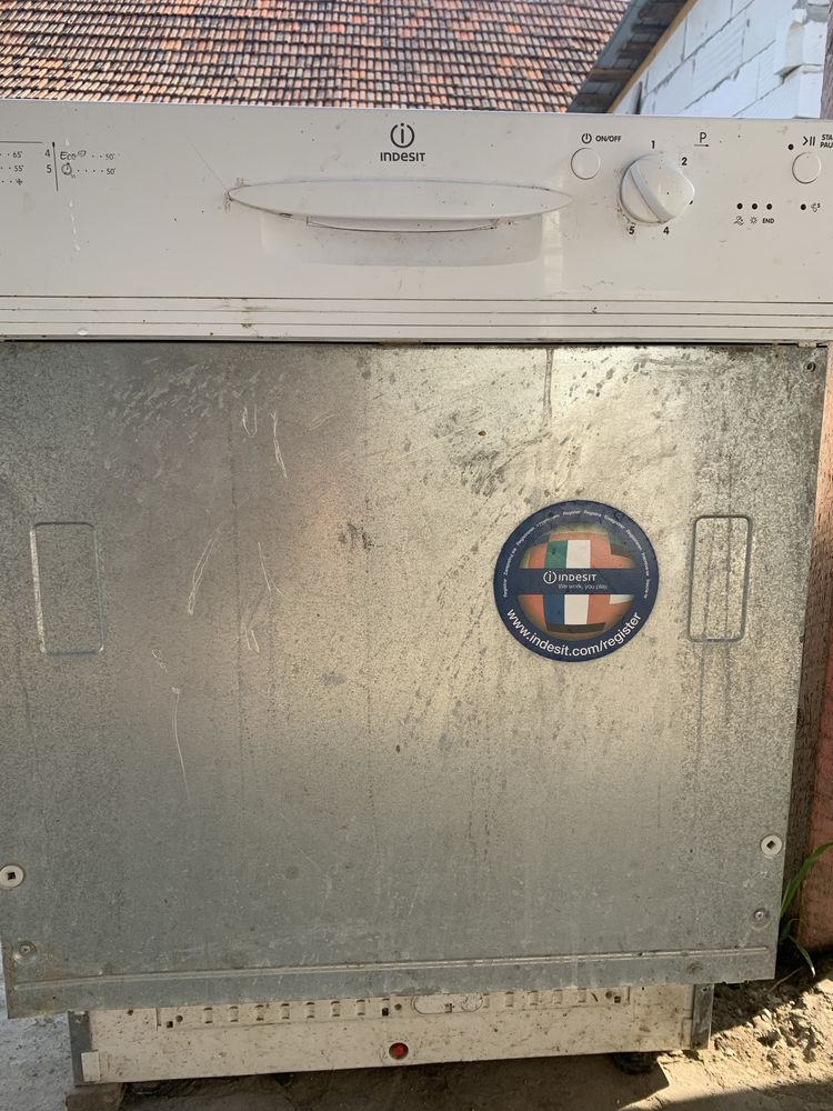 Vand masina de spalat vase indesit  pret 300