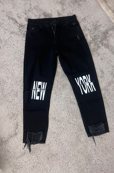 Дамски дънки в черно