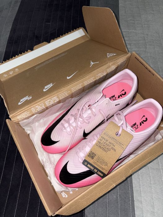 Ghete de fotbal mărimea 43