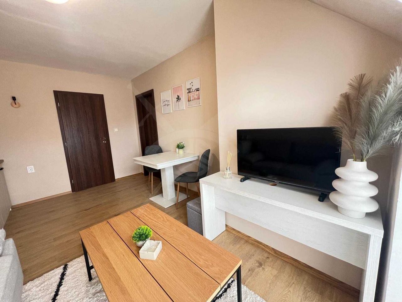 Продава се Двустаен апартамент в Несебър - 56 кв.м за 1304 €/кв.м - Снимка #2