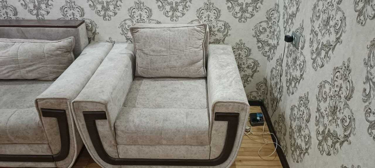 Диван с креслами
