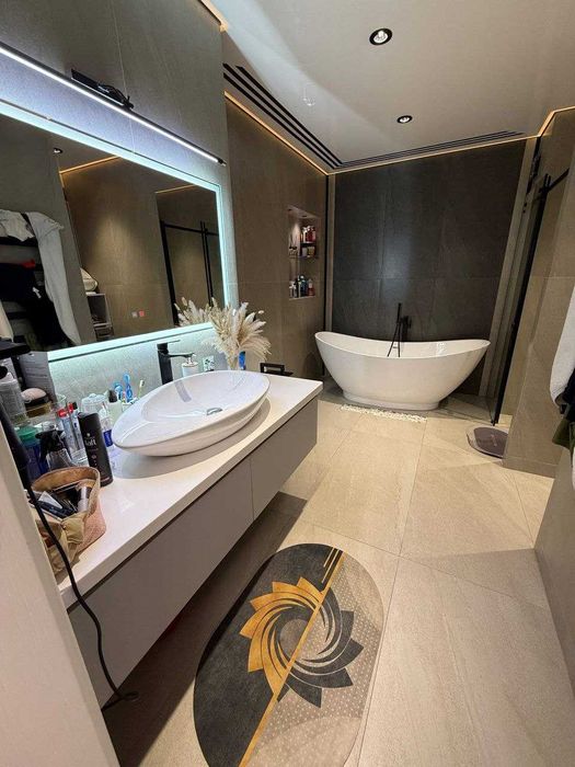 м.Беруни Турин банковский дом 4-комн 5/9 162 м² 2 с/у авторский ремонт