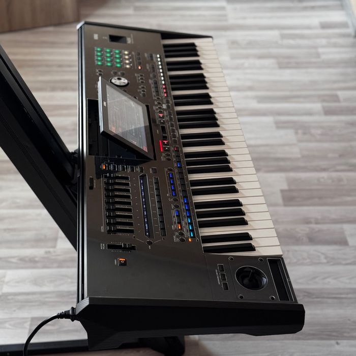 Korg pa5x Чисто нов