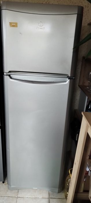 Хладилник Indesit