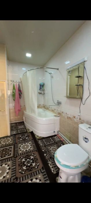 Шахар марказидан Катта ховли сотилади.