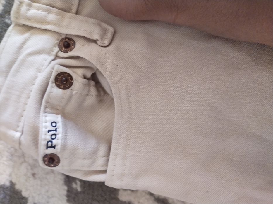 Брюкчалар сотилади .