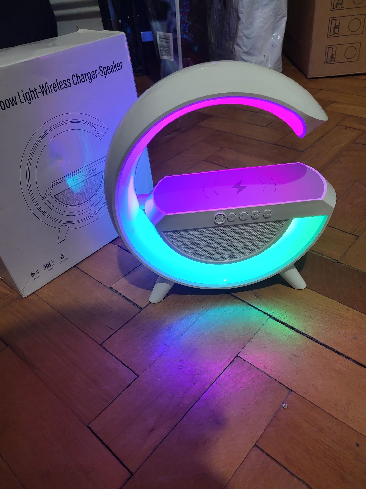 Lampa RGB cu functie de boxa wireless, radio, MicroSD, USB, aux