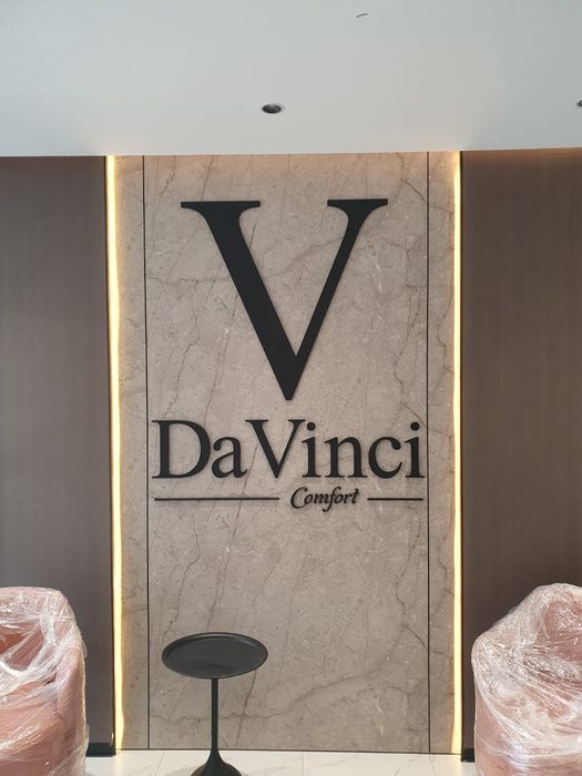 Продам . Жк " Да винчи " Комфорт "90 кв. м.. распашонка. 4 этаж .