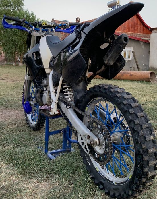 Vand Yamaha yz 250 sau fac schimb cu motocicleta de asfalt de A2