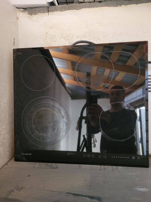 Продаётся электроплита встраимавая.