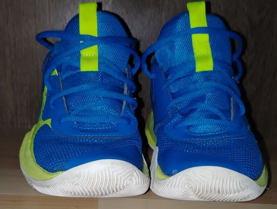 Adidași Under Armour JET23