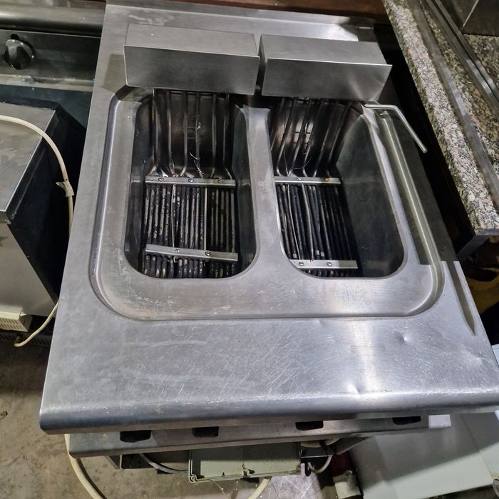 Friteuza inox de.putere, cu banc sau de banc, la 380v