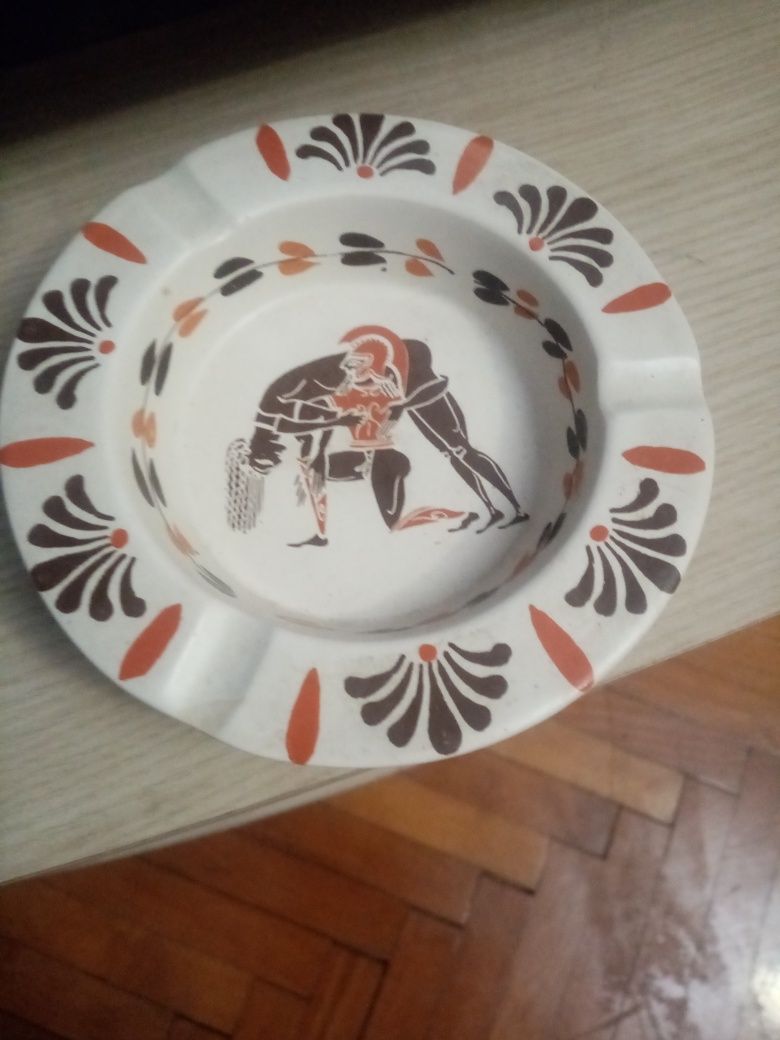 Пепелник за колекционери!