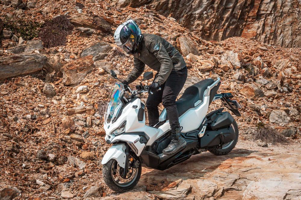 Scuter cu ABS si TCS ! SYM ADX 125 cc, - Adventure , Rate !