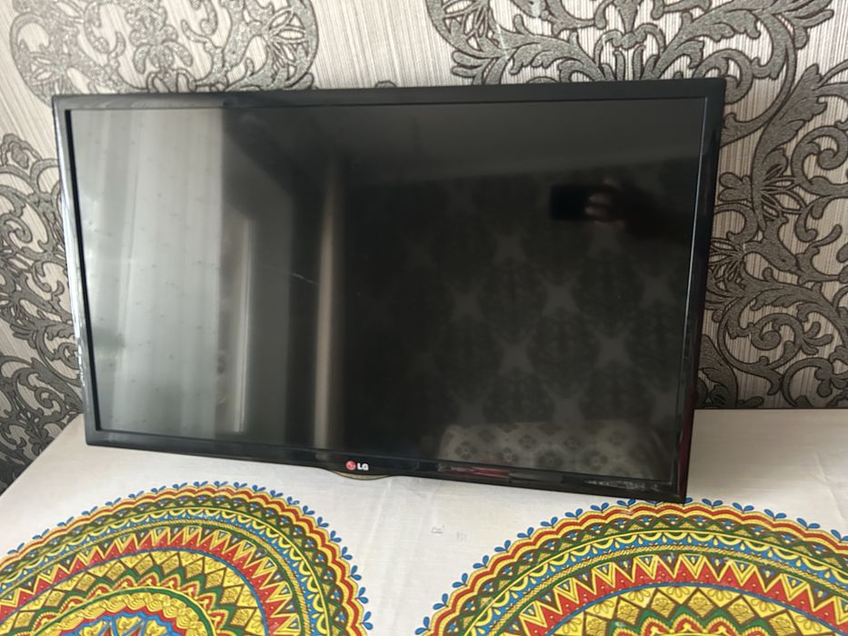 Телефизор LG в хорошем состояний