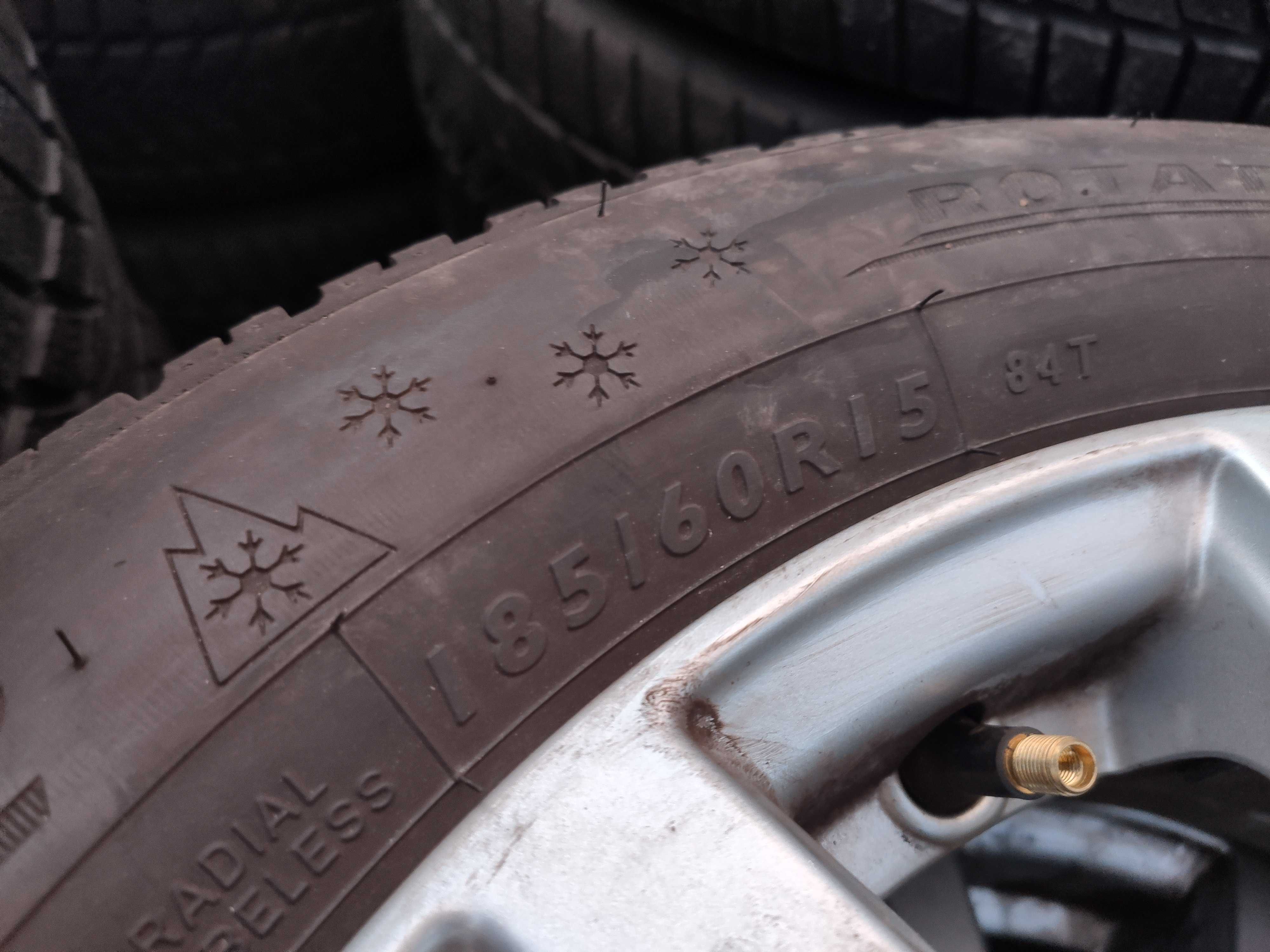 4бр Зимни гуми 185 60 15 - Dunlop